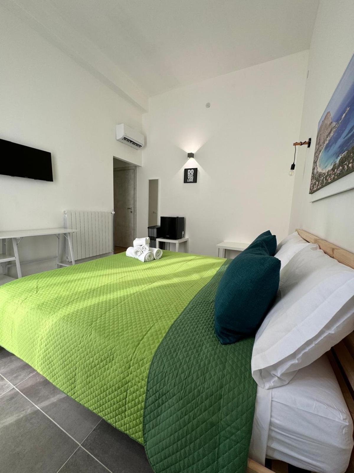 My Happy Place Rooms Palermo Bagian luar foto